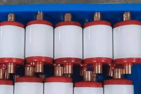 真空滅弧室的結(jié)構(gòu)、工作原理、特點(diǎn)以及應(yīng)用