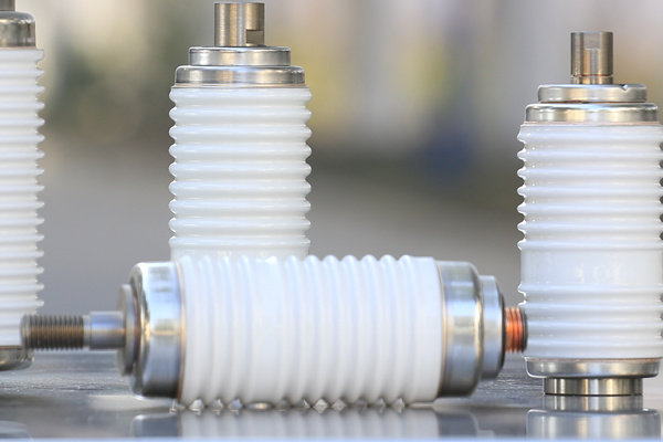 怎樣解決真空滅弧室的漏氣問題？