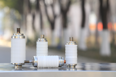 真空開關(guān)管接觸點選什么材質(zhì)好？一般為銅合金！